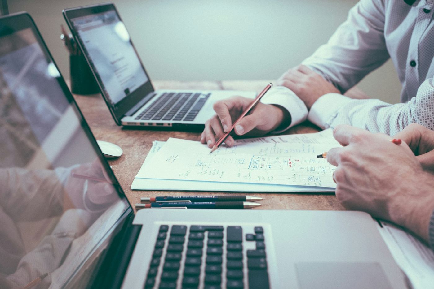 Analyse de documents et de données — études et diagnostics